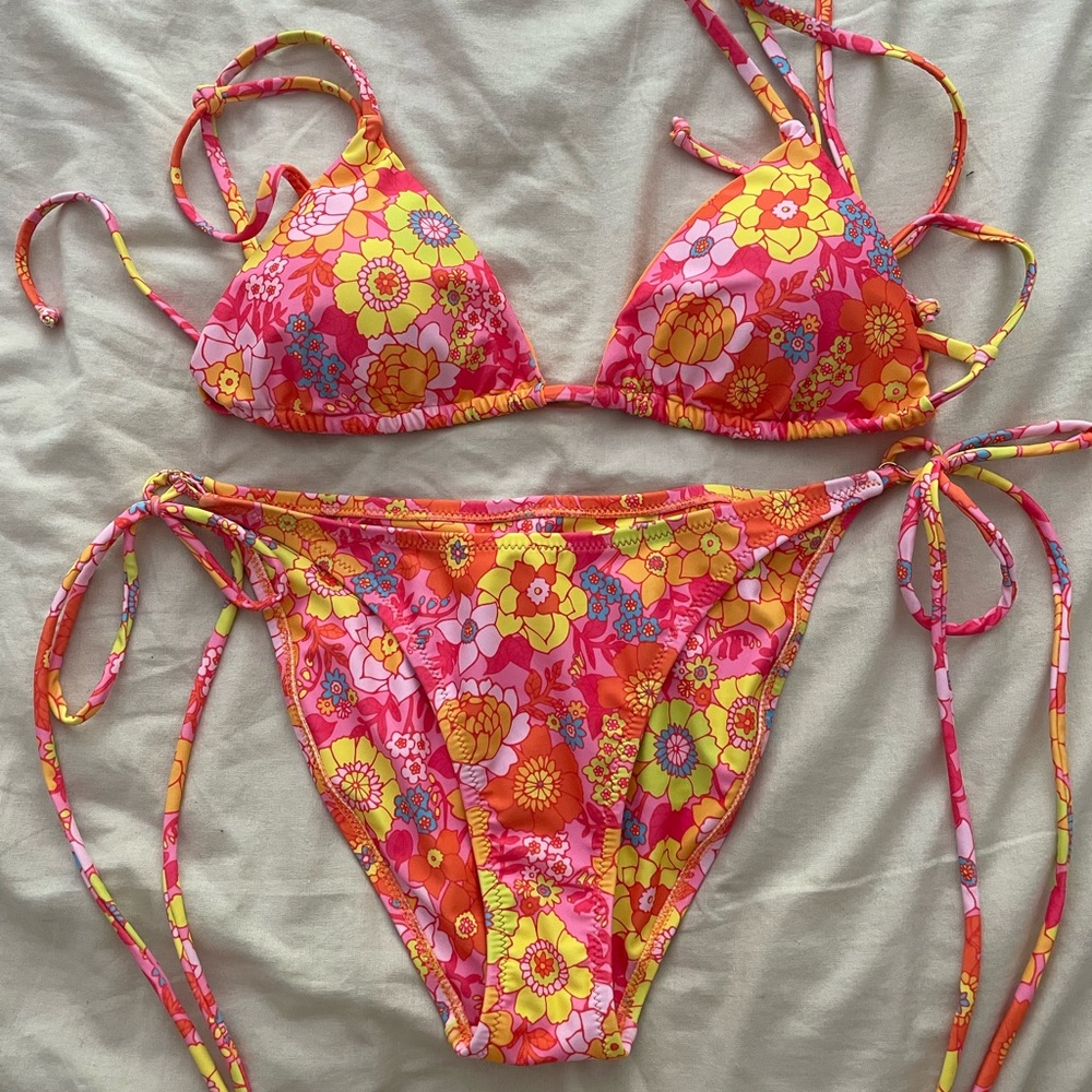 Kulani kinis bikini